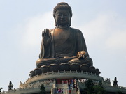 Bouddha géant de Lantau et monastère de Po Lin