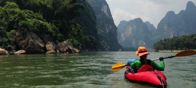 Randonnée en canoë-kayak sur la rivière Li Yangshuo Guangxi