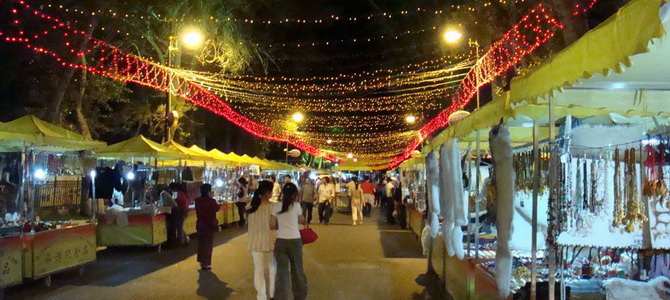 Marché de nuit de Burqin Altaï Xinjiang