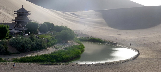 Lac du croissant de lune Dunhuang Gansu