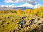 Randonnée à vélo dans la campagne de Shangri-la