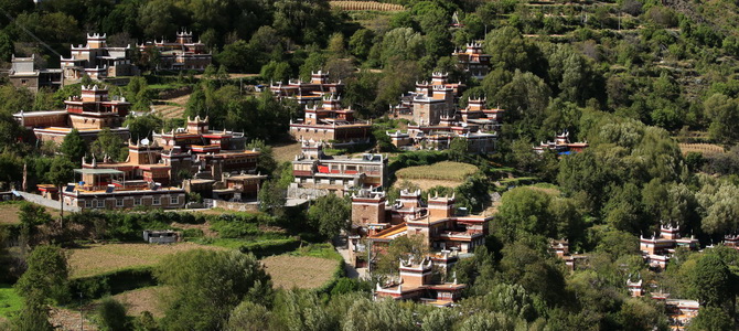 Village tibétain de Jiaju Ganzi Sichuan