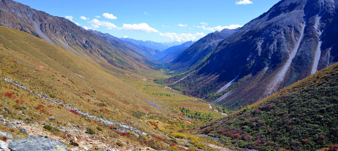 Mont enneigé Yala Ganzi Sichuan