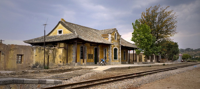 Gares de Xianghuiqiao et de Bisezhai Honghe Yunnan