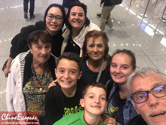 A l'aéroport avec la guide, Chine Escapade