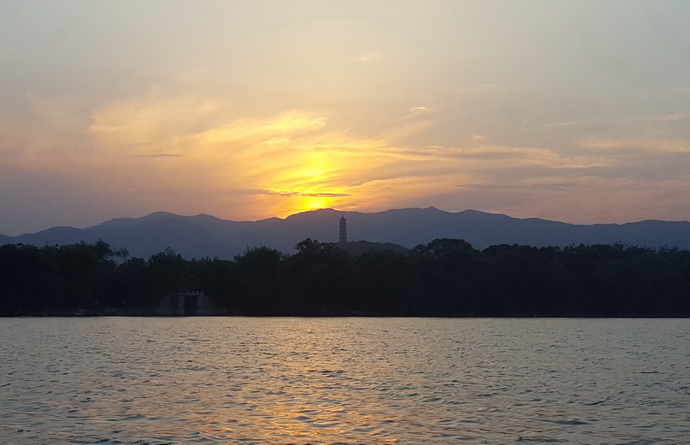 Palais d'été au coucher du soleil